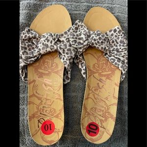 Cute bow tie flat sandals